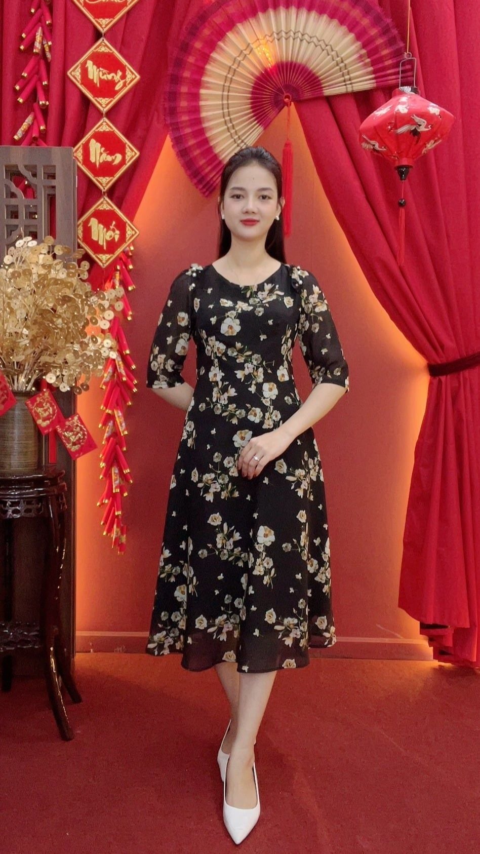 Đầm xòe - Cổ tròn tay lỡ kết ngọc - CV - Đen hoa - TTV2030