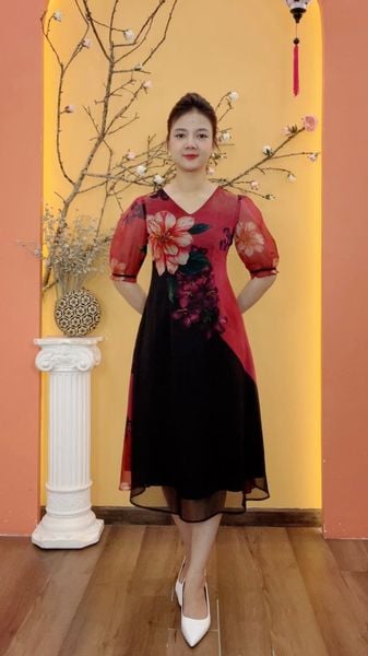 Đầm suông xòe - Cổ tim tay lỡ - CT - Đen hoa đỏ - TTV1973