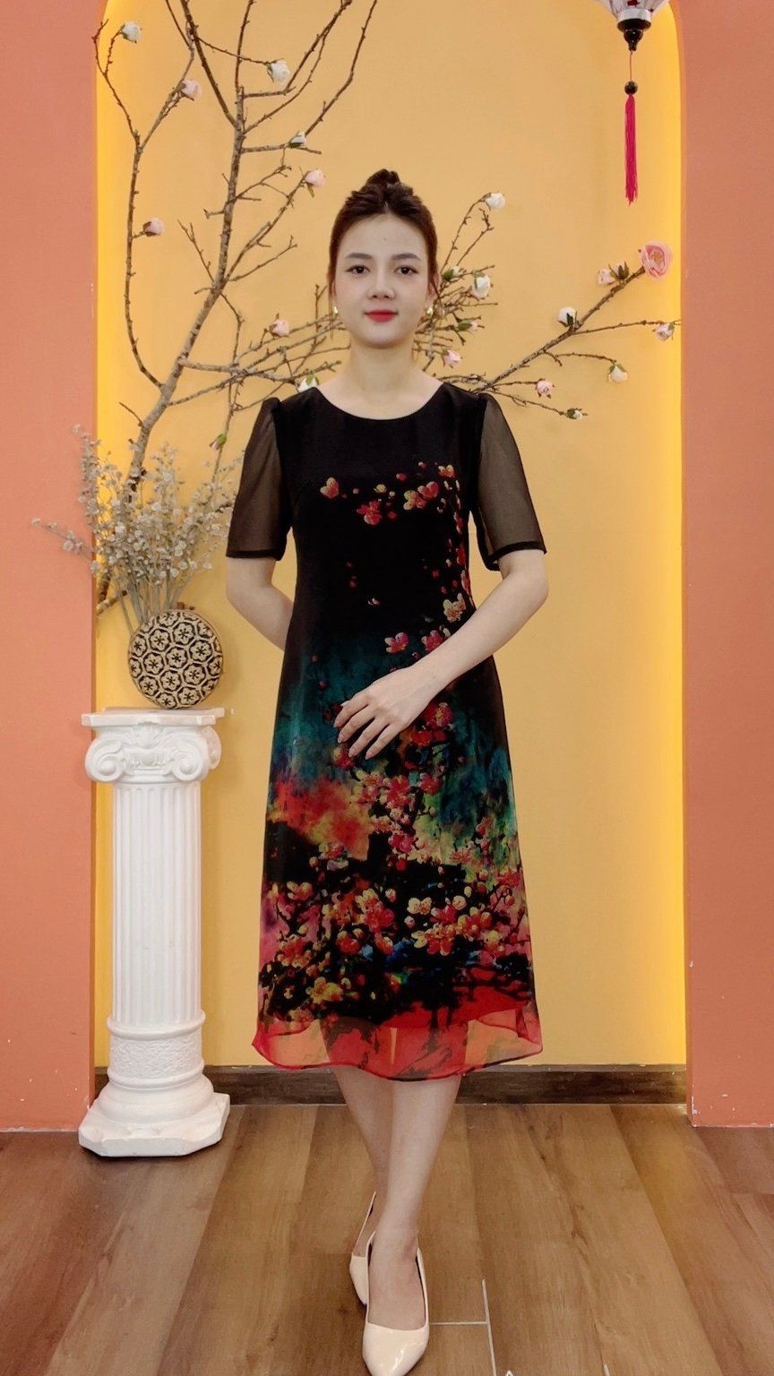 Đầm suông - Cổ tròn tay ngắn - CD - Đen hoa họa tiết - TTV1949