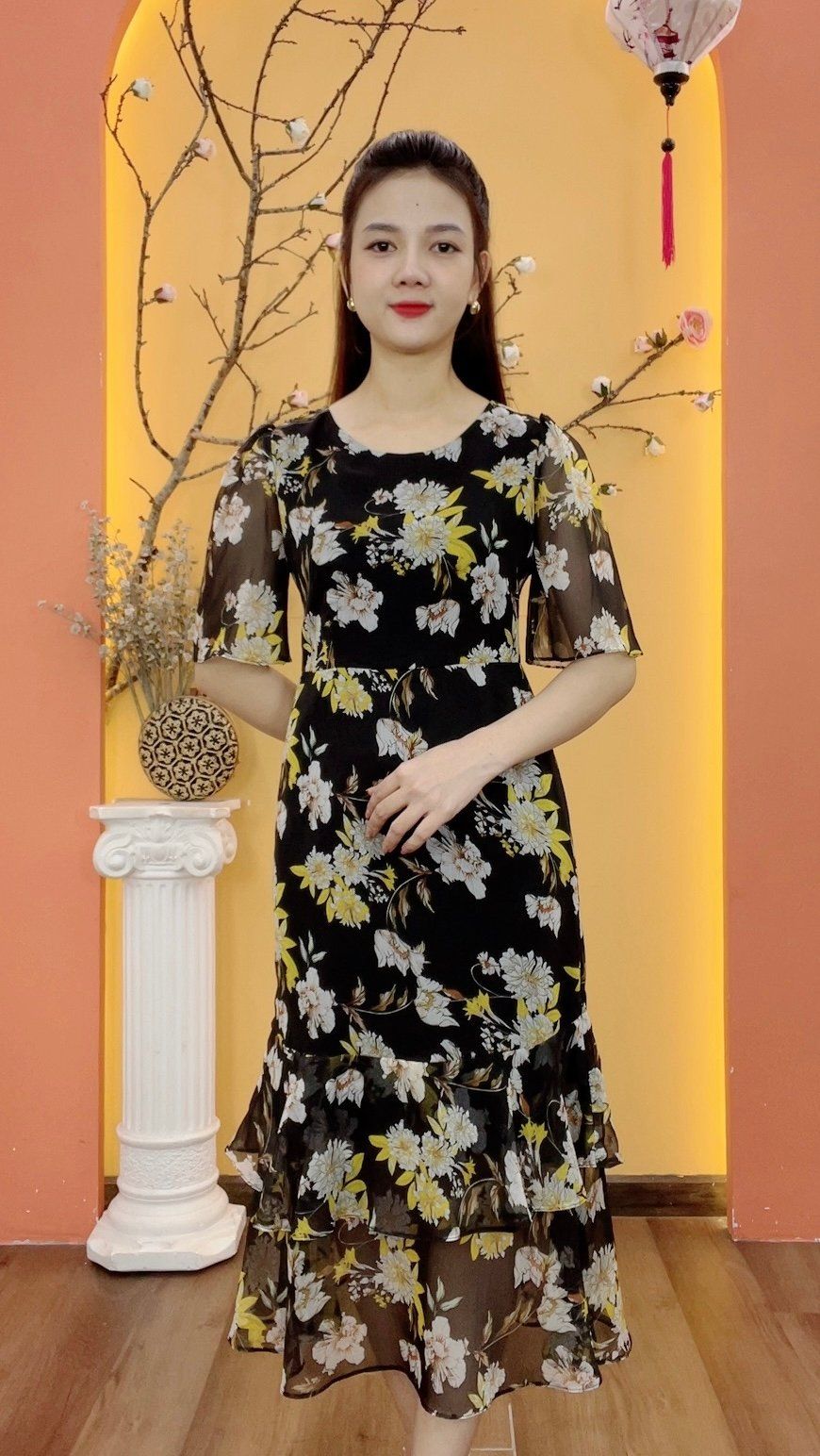 Đầm form A đuôi cá - Cổ tròn tay lỡ - AH - Đen hoa trắng - TTV1950