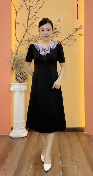 Đầm suông - Cổ tim bèo dây kéo tay ngắn - CV - Đen hoa - TTV1929