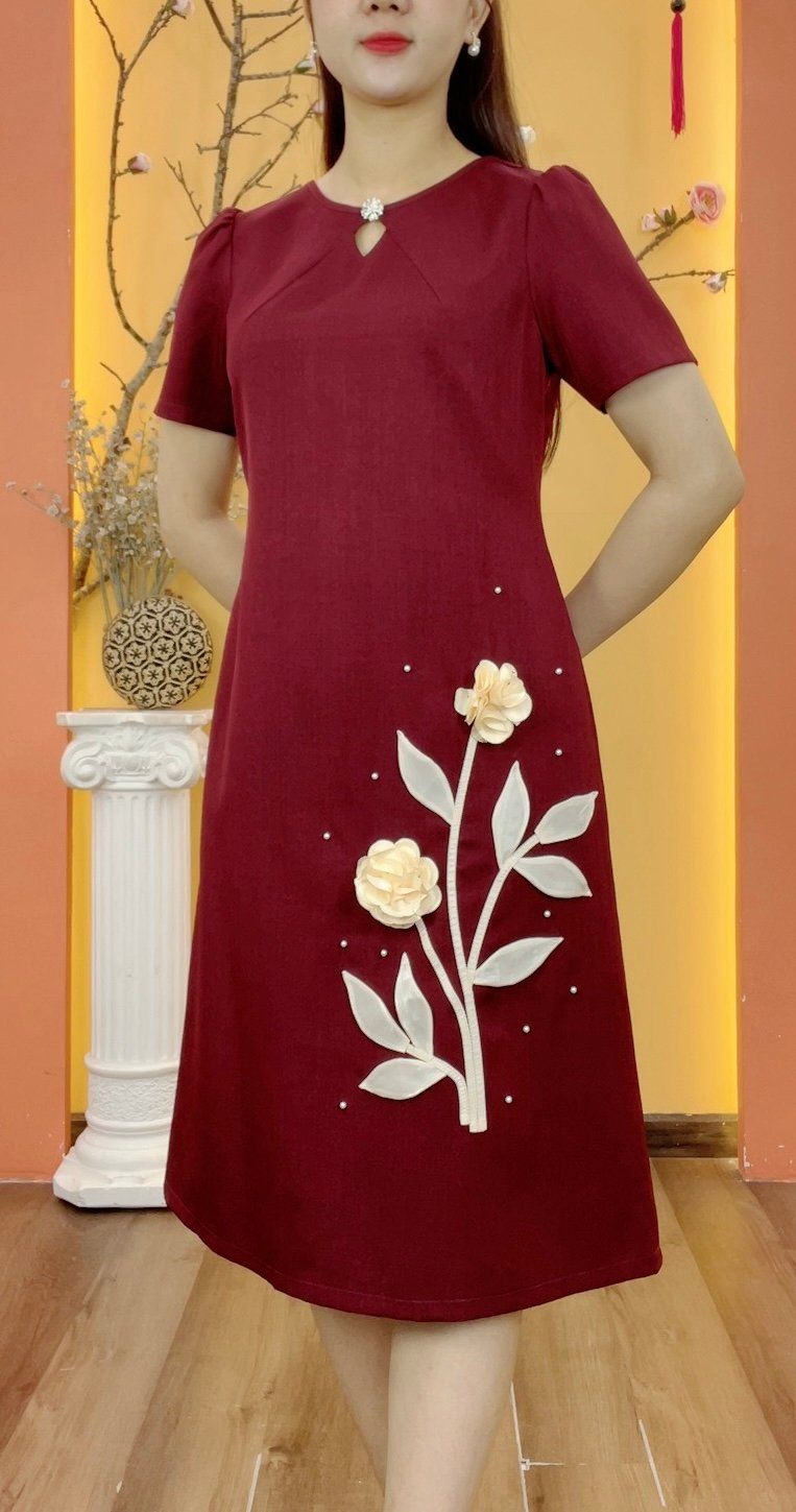 Đầm suông - Cổ tròn giọt nước kết hoa đính ngọc tay ngắn - CD - Đỏ rượu - TTV1915