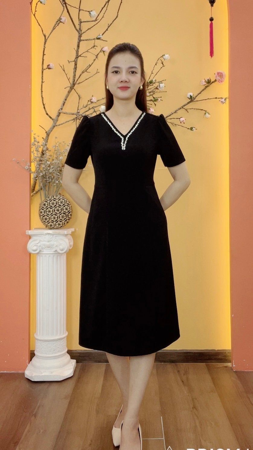 Đầm suông - Cổ tim kết cườm ngọc tay ngắn - CD - Đen - TTV1959