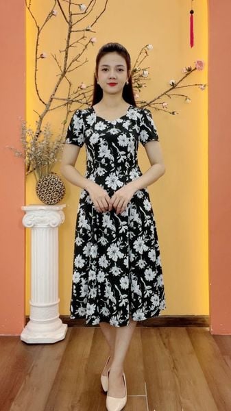 Đầm xòe 8 mảnh - Cổ tim sóng nước tay ngắn - CD - Đen hoa trắng - TTV1948