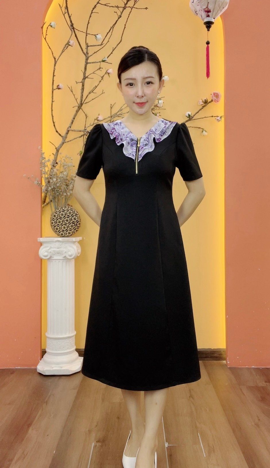 Đầm suông - Cổ tim bèo dây kéo tay ngắn - CV - Đen hoa - TTV1929