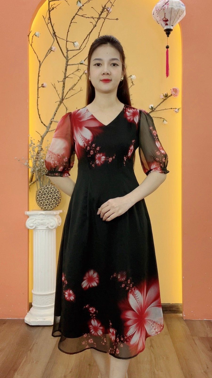 Đầm suông xòe - Cổ tim tay lỡ - CT - Đen hoa đỏ - TTV1981