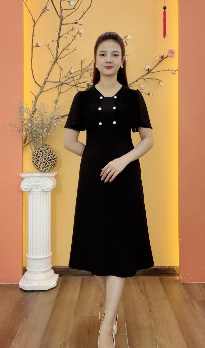 Đầm form A - Cổ tim bâu tròn kết nút tay loe - CD - Đen - TTV1946