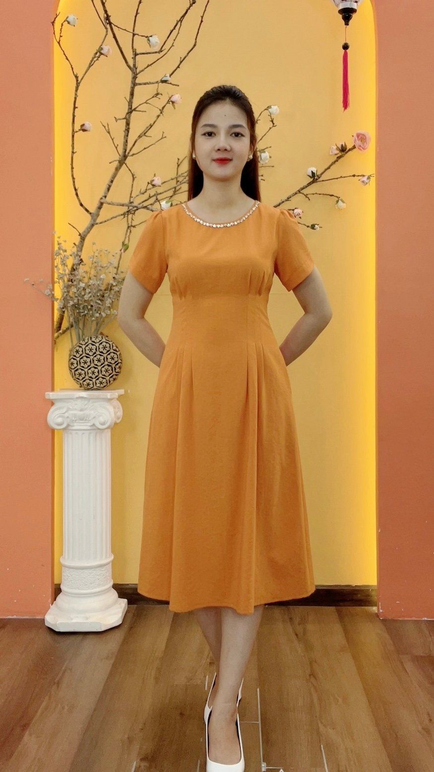Đầm xòe - Cổ tròn đính cườm ngọc tay ngắn - CD - Cam - TTV1977