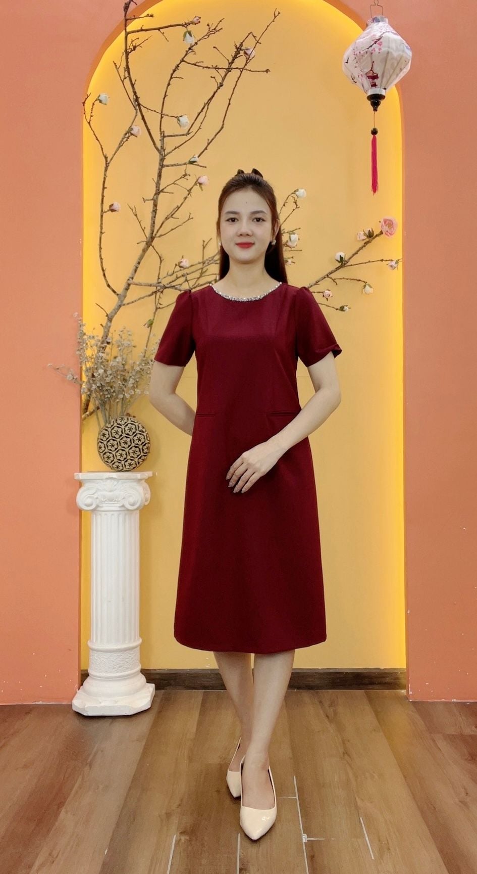 Đầm suông - Cổ tròn kết cườm ngọc tay ngắn - CT - Đỏ rượu - TTV1935