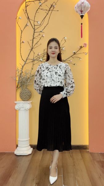 Áo - Cổ tròn tay dài - CD - Trắng hoa đen - TTV1985