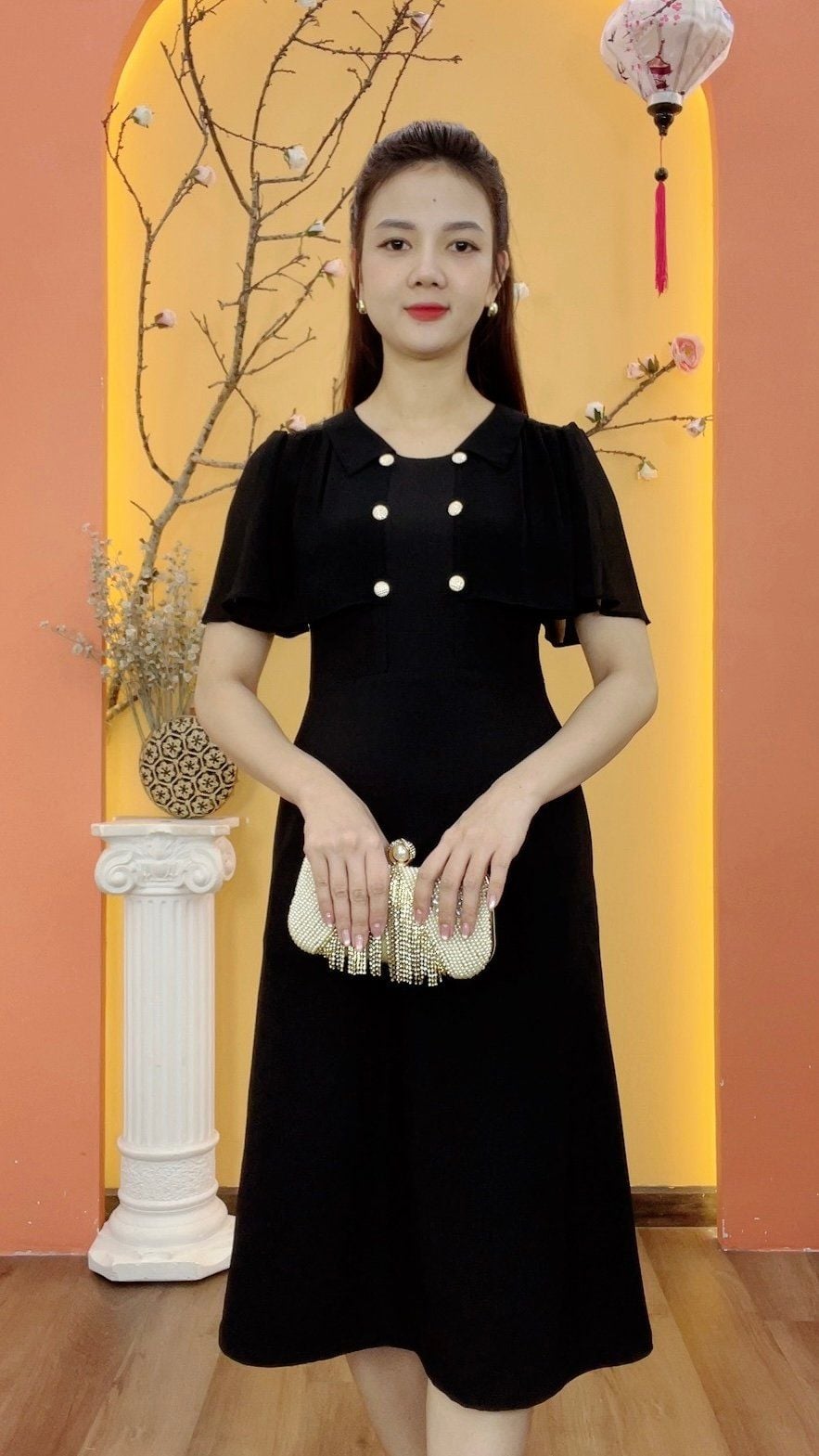 Đầm form A - Cổ tim bâu tròn kết nút tay loe - CD - Đen - TTV1946
