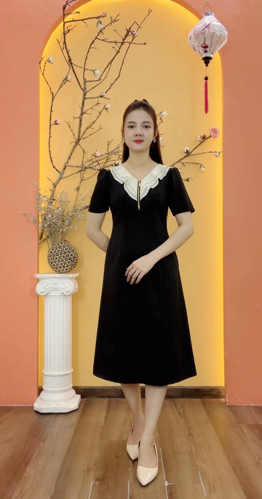 Đầm suông - Cổ tim bèo dây kéo tay ngắn - CV - Đen kem - TTV1929