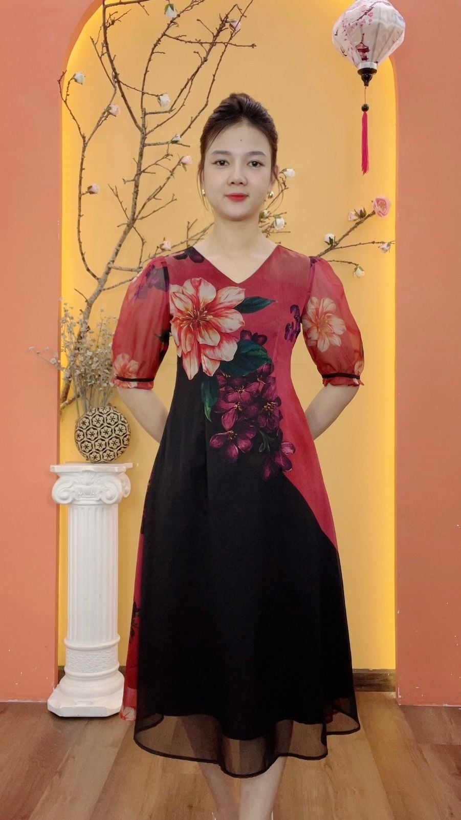 Đầm suông xòe - Cổ tim tay lỡ - CT - Đen hoa đỏ - TTV1973