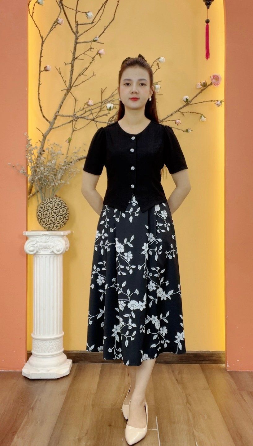 Áo - Cổ tròn kết nút tay ngắn - CT - Đen - TTV1925