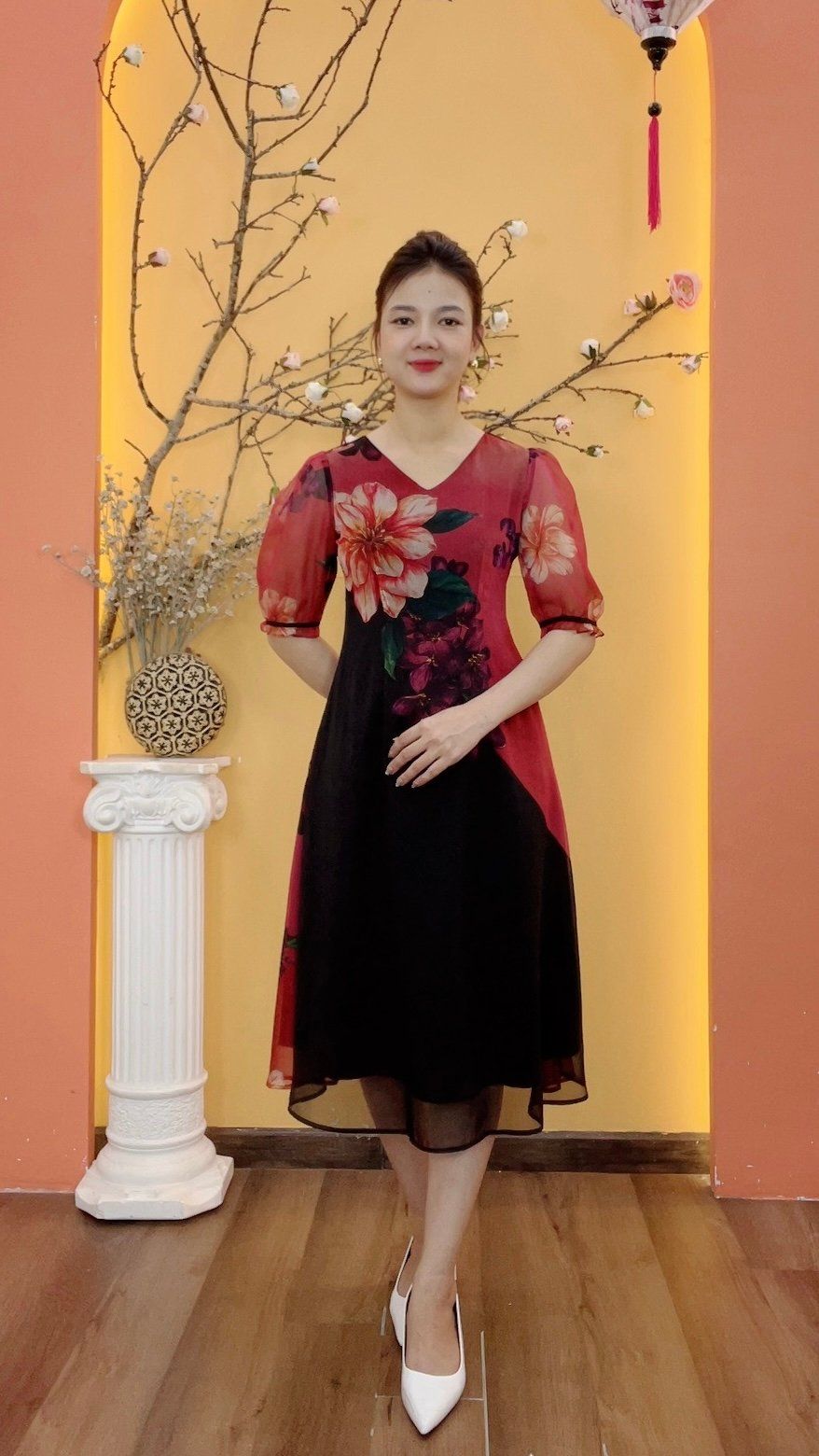 Đầm suông xòe - Cổ tim tay lỡ - CT - Đen hoa đỏ - TTV1973