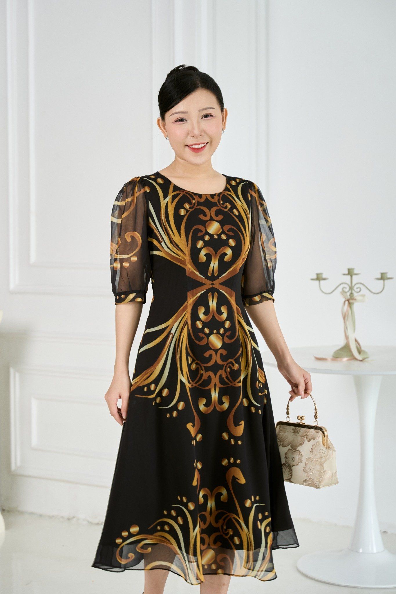 Đầm suông xòe - Cổ tròn tay lỡ - CT - Đen họa tiết - TTV1958