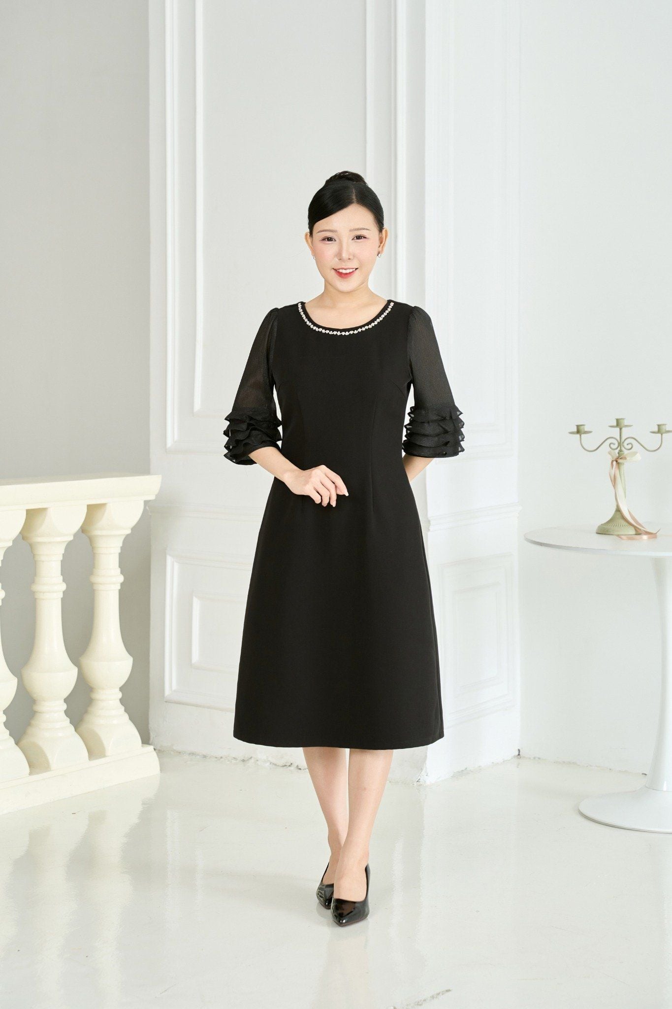 Đầm suông - Cổ tròn đính cườm ngọc tay lỡ - CD - Đen - TTV1932