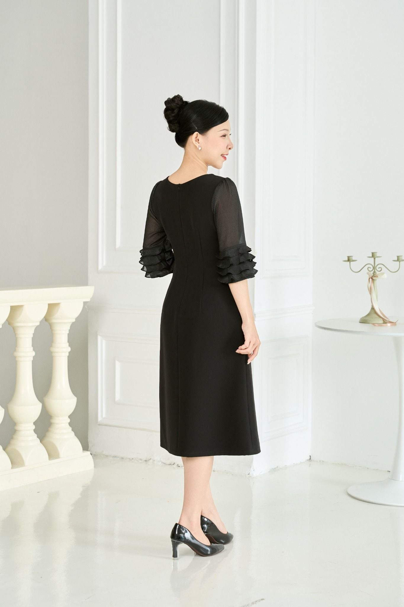 Đầm suông - Cổ tròn đính cườm ngọc tay lỡ - CD - Đen - TTV1932