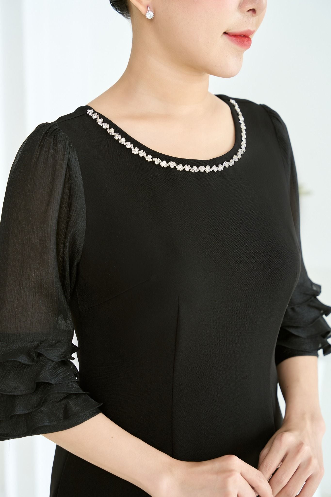 Đầm suông - Cổ tròn đính cườm ngọc tay lỡ - CD - Đen - TTV1932