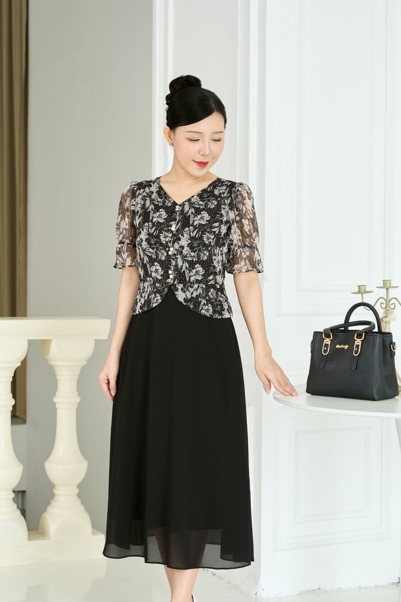 Đầm xòe - Cổ tim kết nút tay lỡ - AH - Đen hoa trắng - TTV1945