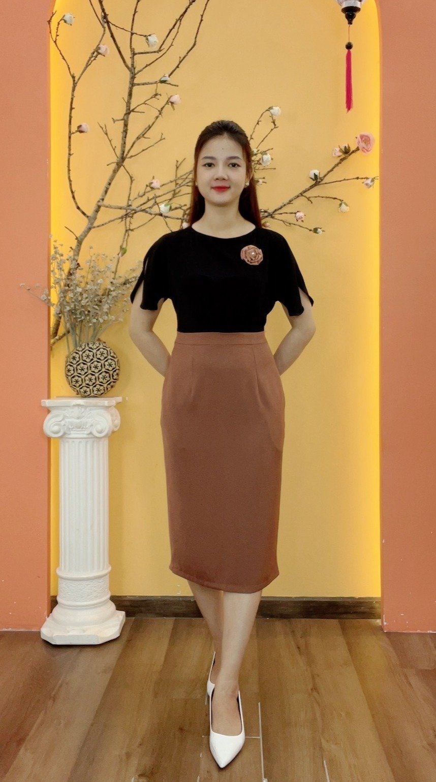 Đầm body - Cổ tròn tay cánh dơi - CD - Đen nâu - TTV1974