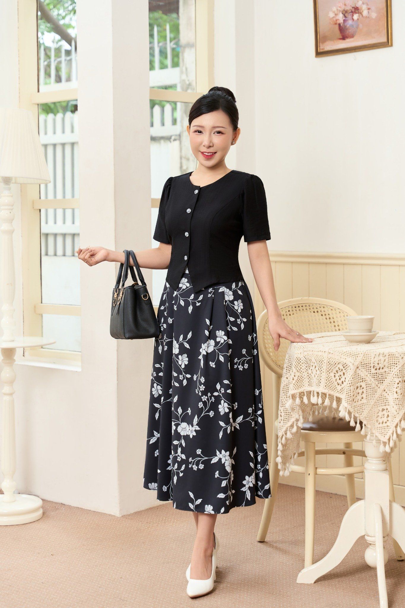 Chân váy - Khóa kéo sau bo chun hai bên lưng - CT - Đen hoa trắng - TTV1925