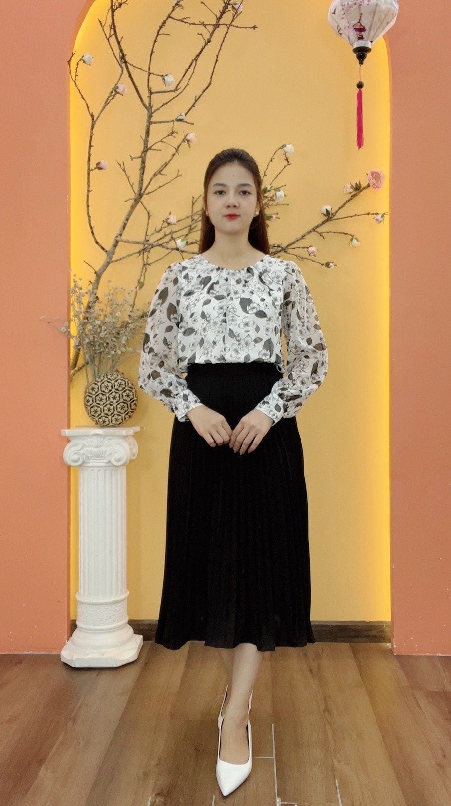 Áo - Cổ tròn tay dài - CD - Trắng hoa đen - TTV1985