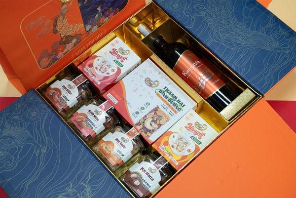 Set Quà Tặng Thịnh Vượng 2 - Hộp quà Tết cao cấp sang trọng ý nghĩa 2026