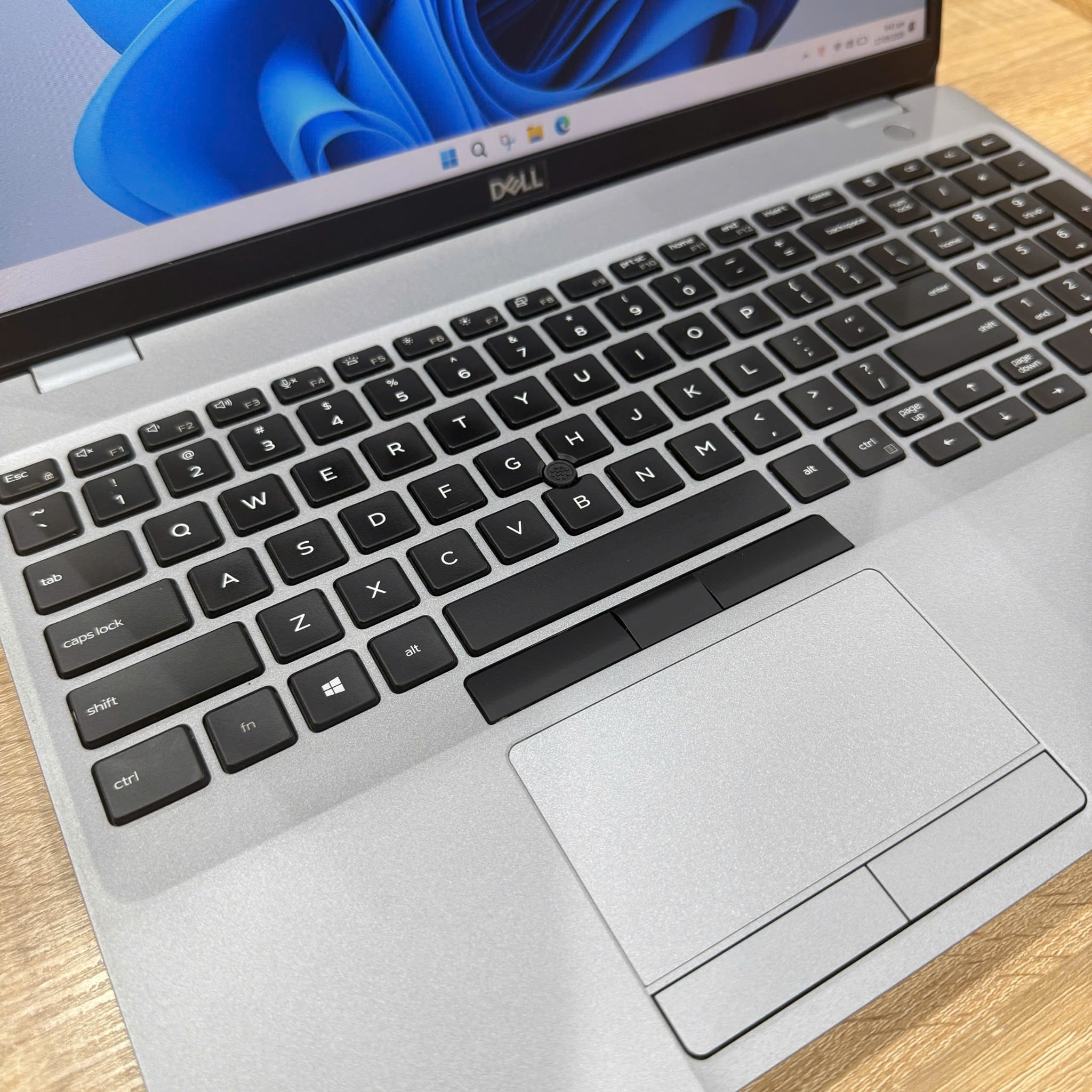 [Like new] - Laptop Dell Latitude 5510 i5-10310U 8GB/256GB 15.6″ FHD