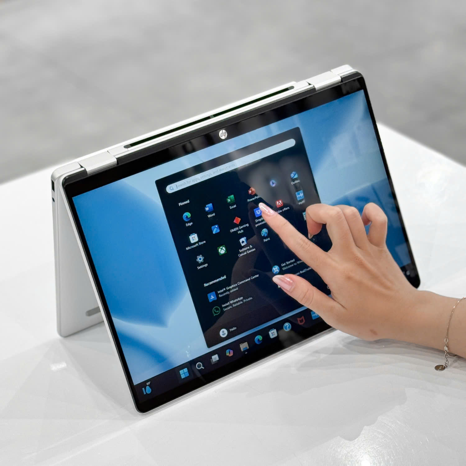 [Open Box] - HP OmniBook 5 Flip 2in1 14-fp0013dx i5-120U/8GB/512GB 14” FHD+ Touch