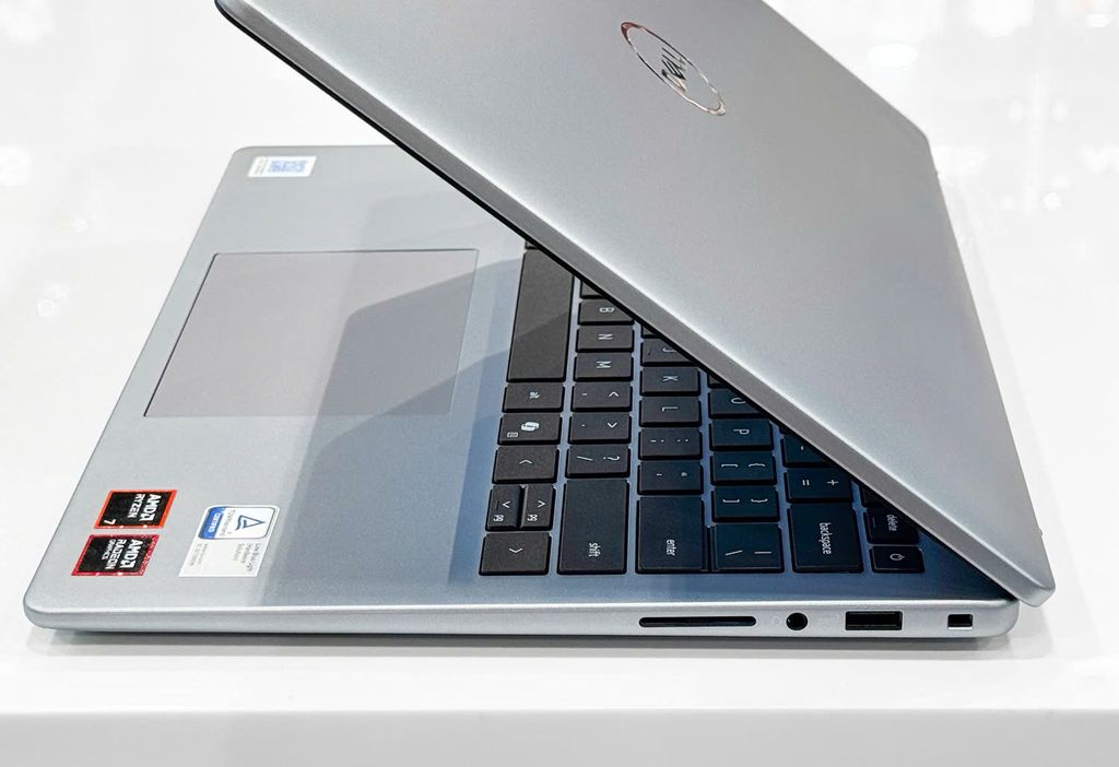 [New] - Dell Inspiron 14 5445 Ryzen7-8840Hs 16Gb/ 512Gb/ VGA 14″ FHD+