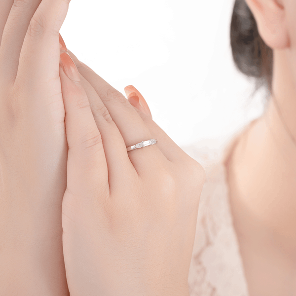 Nhẫn nữ đính đá CZ vàng 18K Fondy B