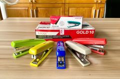 BẤM KIM SỐ 10 VỎ NHỰA KANEX GOLD-10 ( VĂN PHÒNG PHẨM, HỌC SINH)