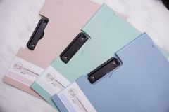 BÌA TRÌNH KÝ ĐÔI A4 KẸP DỌC 8811