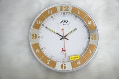 ĐỒNG HỒ TREO TƯỜNG R40
