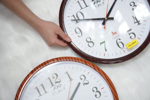 ĐỒNG HỒ TREO TƯỜNG R45