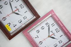 ĐỒNG HỒ TREO TƯỜNG 602