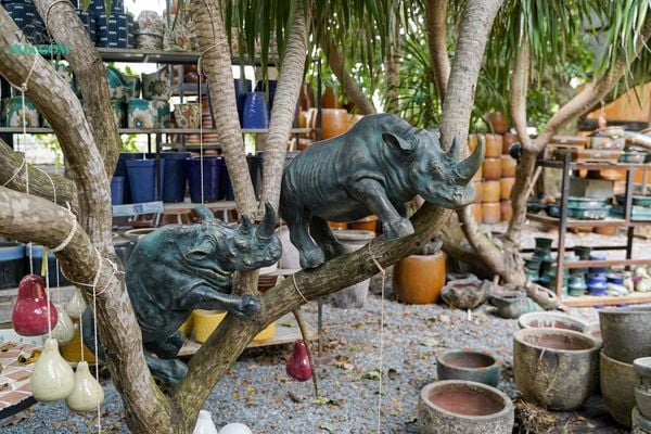  Tượng Tê giác lớn, Chất Liệu Composite- Quà Tặng Trang Trí Nhà Cửa, Sân Vườn. 