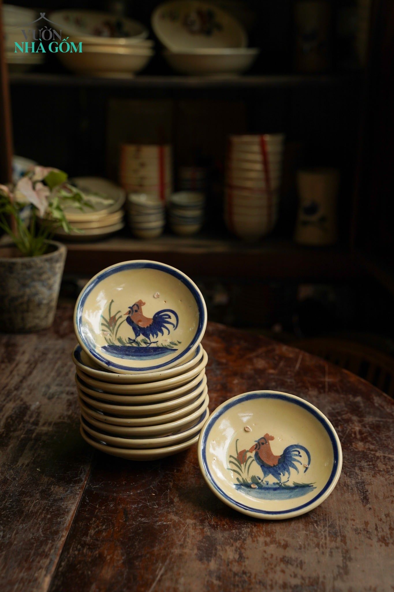  CBLT, Dĩa Đựng Nước Chấm Vẽ Gà - Chén Bát Lái Thiêu - Rộng 13cm x Cao 2,5cm. 