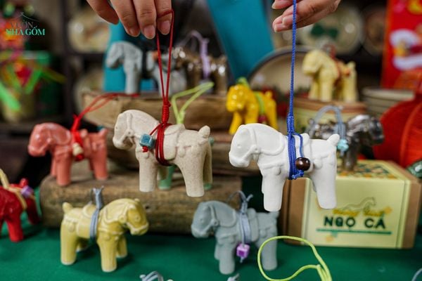  [TẾT] Tượng Ngọ Ca - Rộng 4cm x Dài 8.5cm x Cao 6cm - Quà Tặng, Decor | BST Ngọ Nam. 