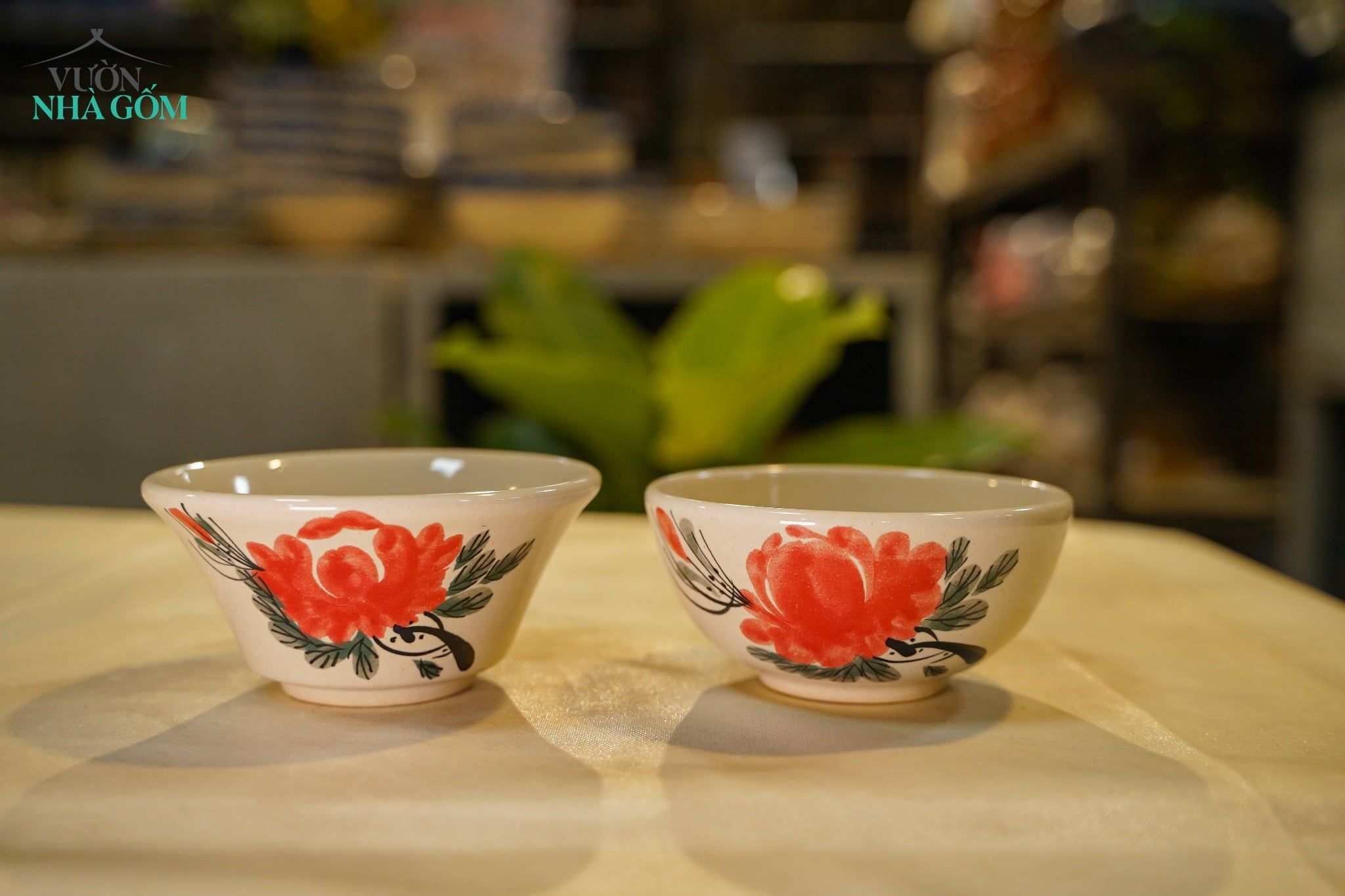  Chén Cơm Vẽ Tay Bông Đỏ – Vườn Nhà Gốm – Dùng Ăn Cơm, soup – Size 12cm 