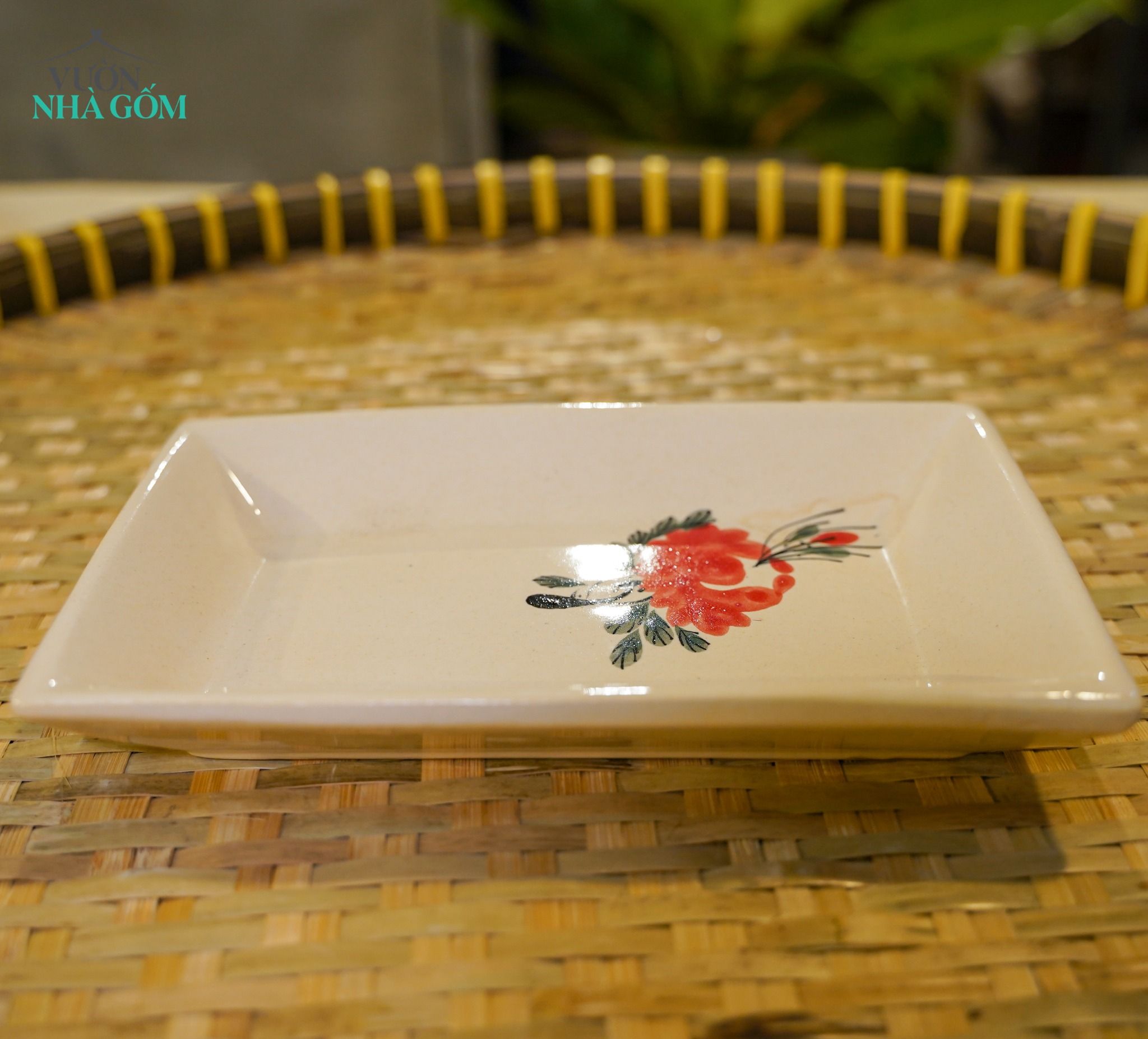  Dĩa Chữ Nhật Vẽ Tay Bông Đỏ – Vườn Nhà Gốm – Dùng Đựng Món Ăn – Size 21cm\29cm. 