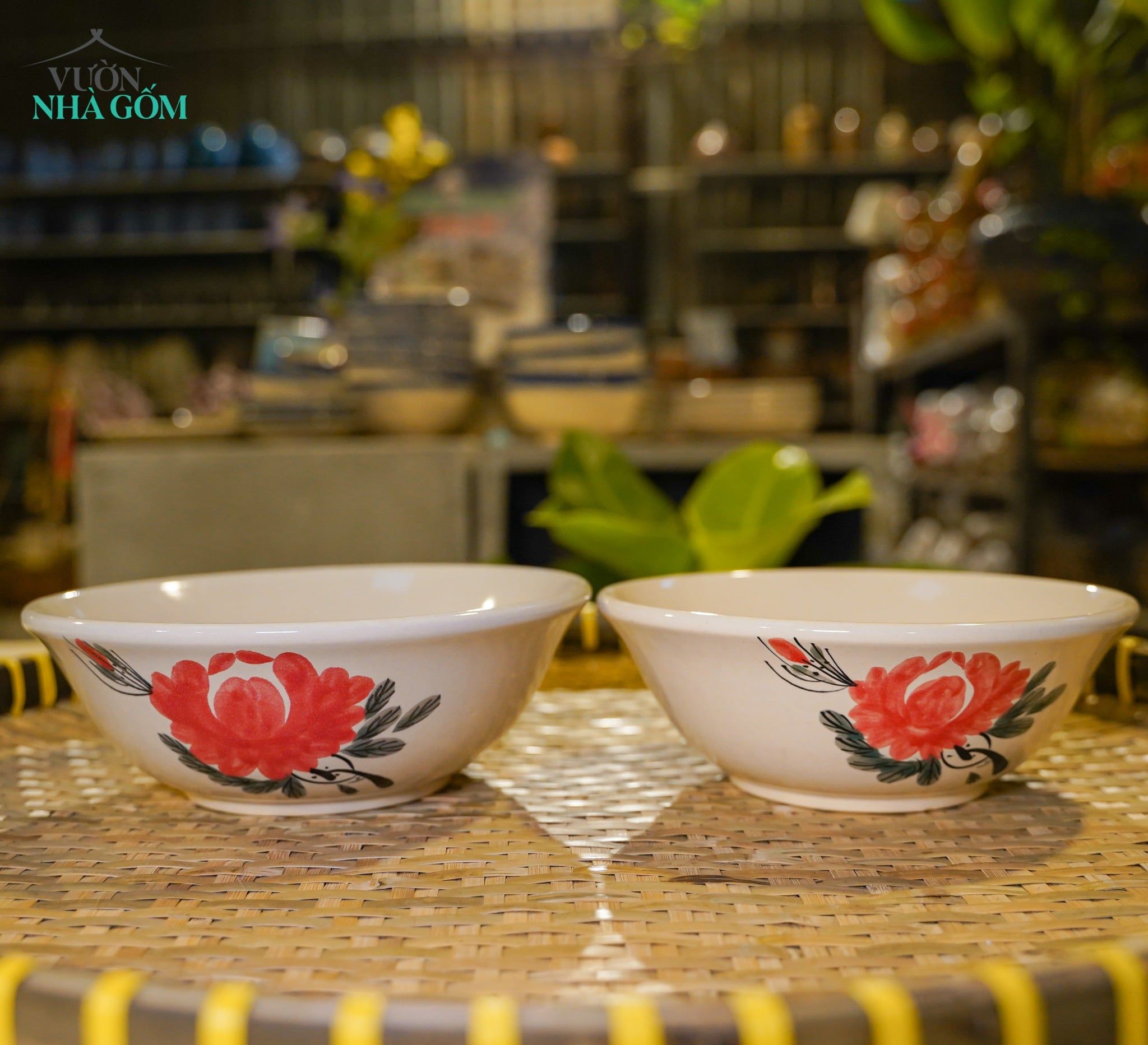  Tô Gốm Vẽ Tay Bông Đỏ – Vườn Nhà Gốm – Dùng Ăn Phở, Canh – Size 20cm / 21cm. 