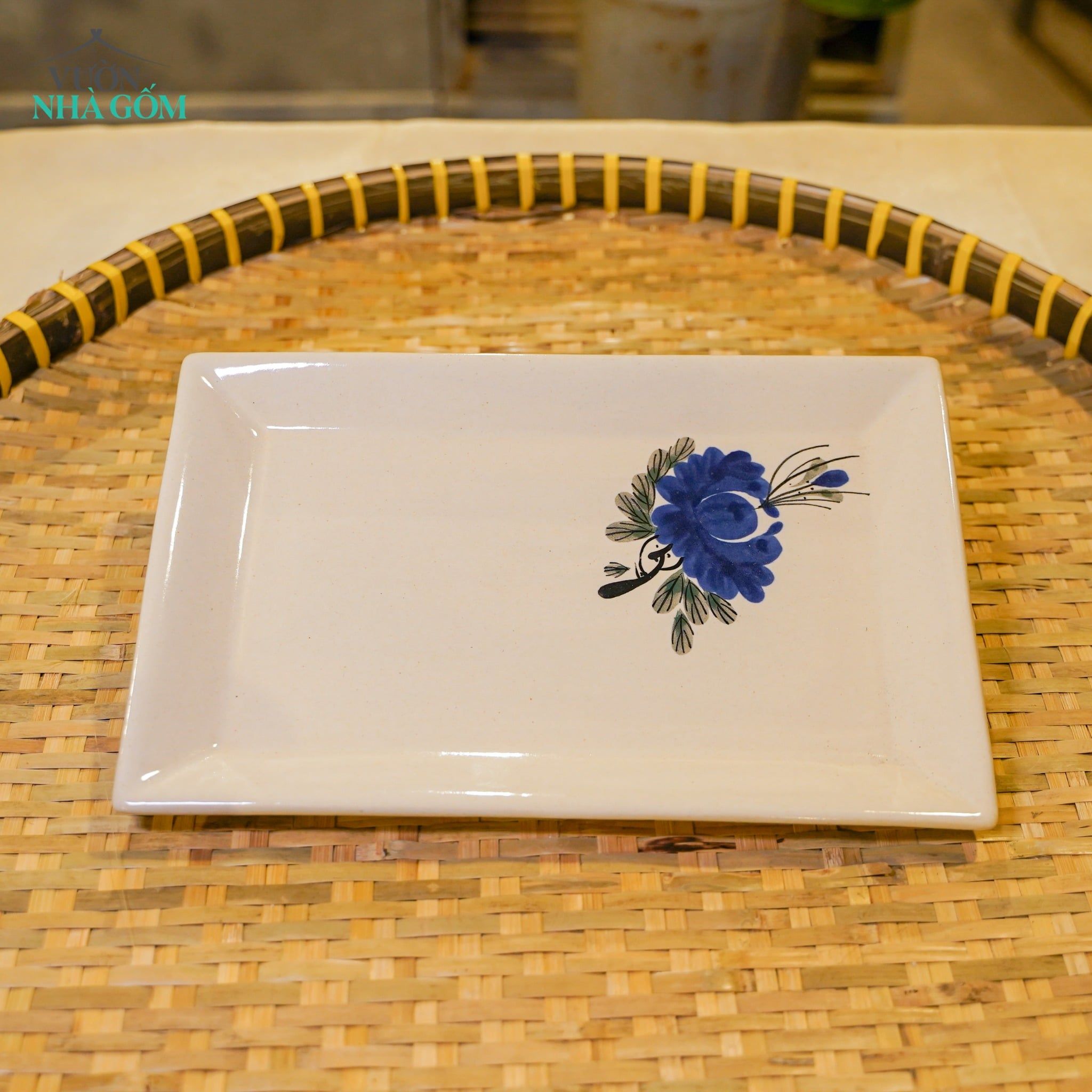  Dĩa Chữ Nhật Vẽ Tay Bông Xanh – Vườn Nhà Gốm – Dùng Đựng Món Ăn – Size 21cm\29cm. 