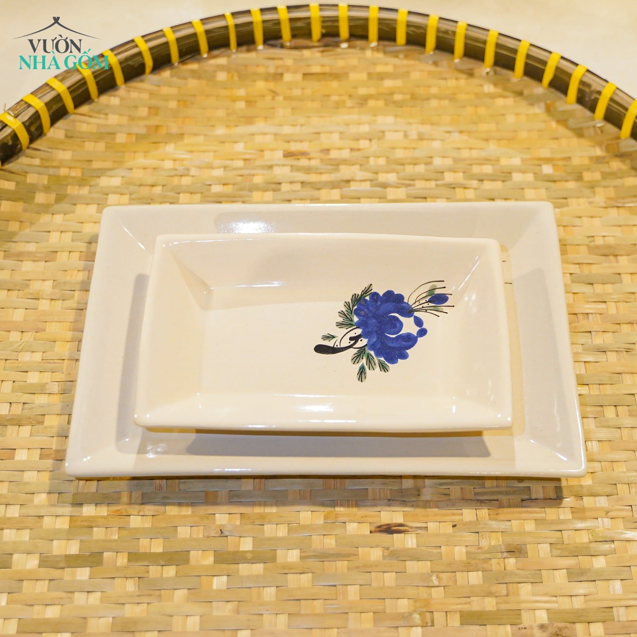  Dĩa Chữ Nhật Vẽ Tay Bông Xanh – Vườn Nhà Gốm – Dùng Đựng Món Ăn – Size 21cm\29cm. 