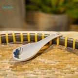  Muỗng\ Vá vẽ tay Họa Tiết Bông Xanh – Vườn Nhà Gốm – Gốm Vẽ Tay Thủ Công. 