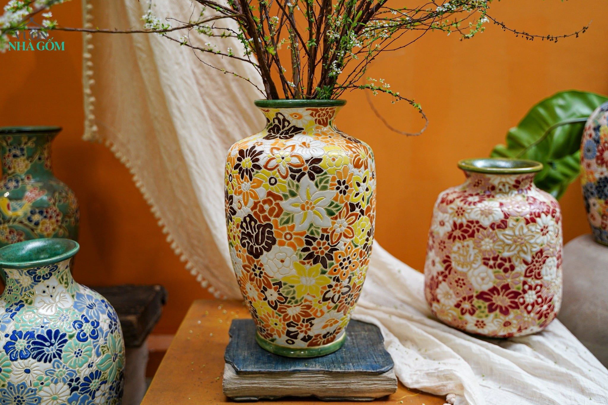  Bình Bách Hoa Dáng Cao Cổ Thấp Khắc Thủ Công - Bình Gốm Nam Bộ - C35 x R21 - SP036022 