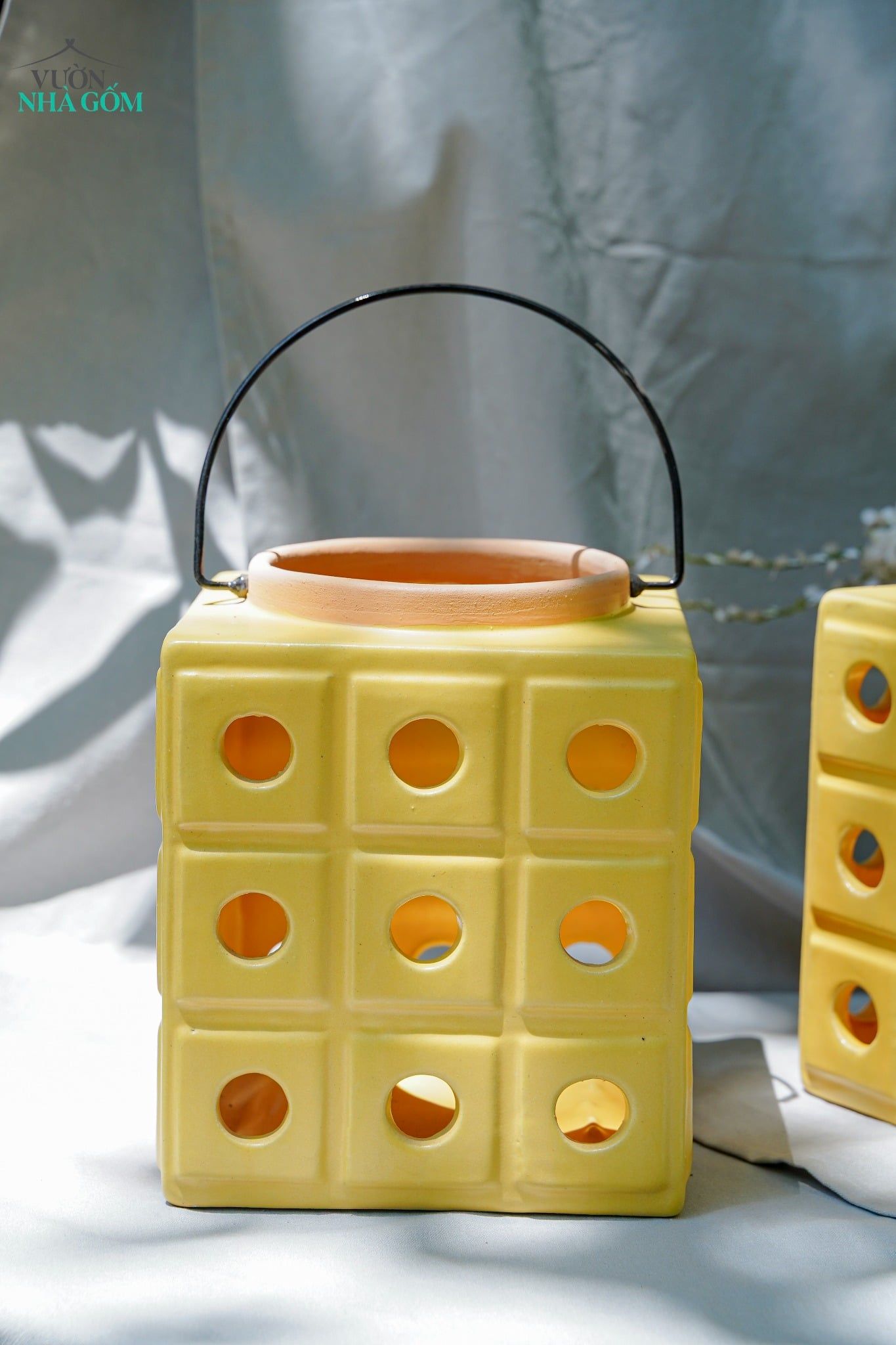  Đèn Gốm Lọng Tổ Ong, Trang Trí Nhà Cửa, Decor Sân Vườn,  Cao 20cm x Rộng 17cm 