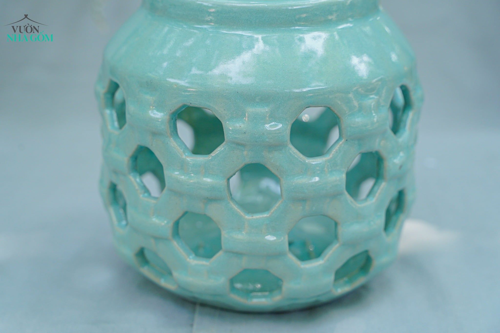 Đèn Gốm Lọng Lục Giác Chấm Bi, Trang Trí Nhà Cửa, Decor Sân Vườn, Cao 17cm x Rộng 17cm 