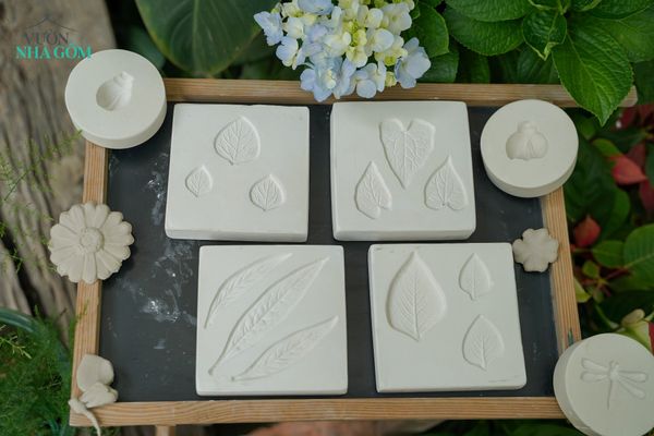  Khuôn in lá nhiều gân 12cm (Cái) 